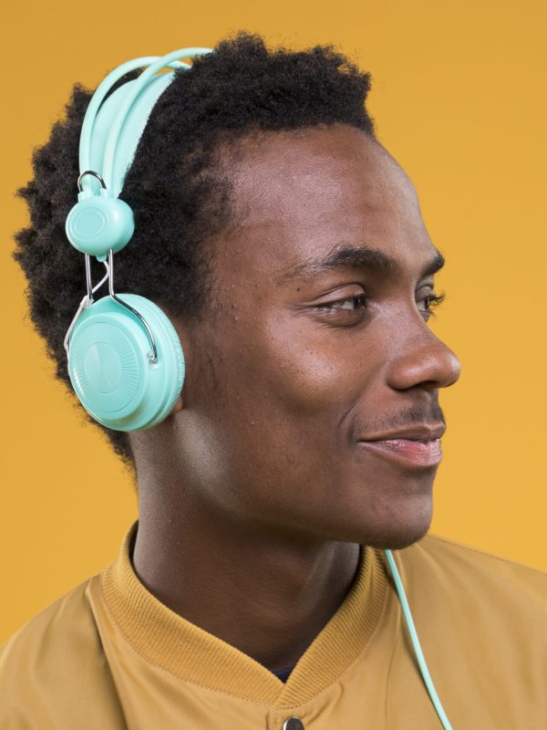 black-boy-posing-with-headphones